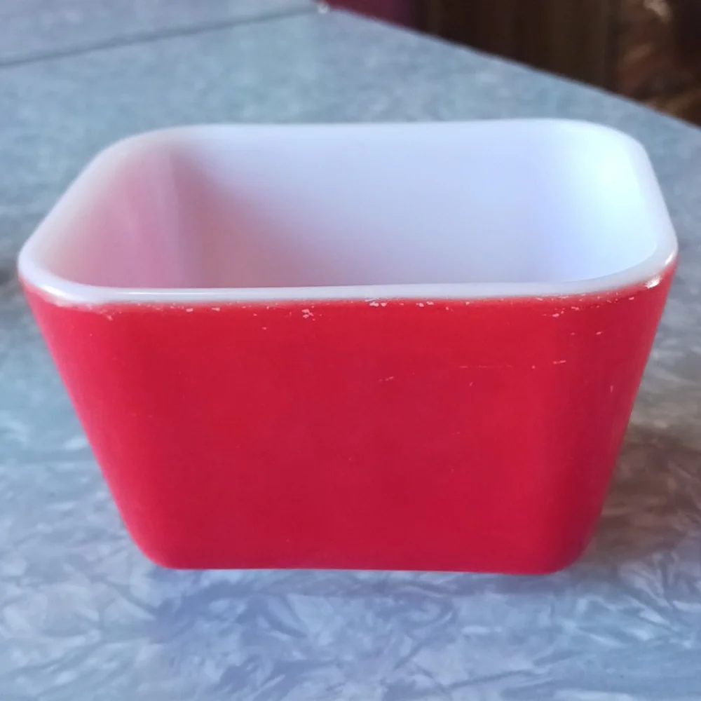 Pyrex~ Primary Red Small Refrigerator Dish - Picture 3 of 10